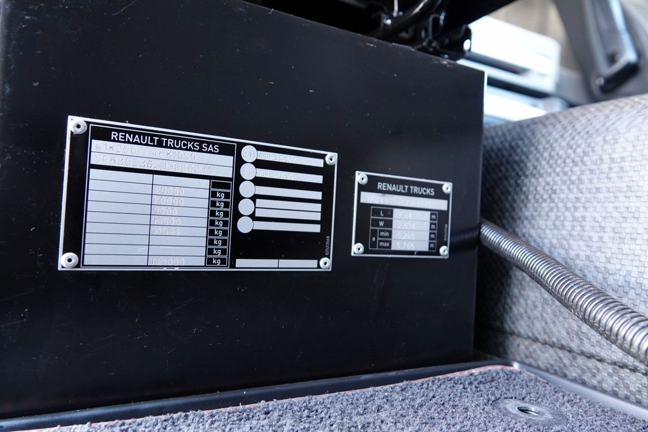 Tracteur routier Renault C 520 / 6x4 / HYDRAULIKA / I -PARK COOL /: photos 18 Tracteur routier Renault C 520 / 6x4 / HYDRAULIKA / I -PARK COOL /: photos 18