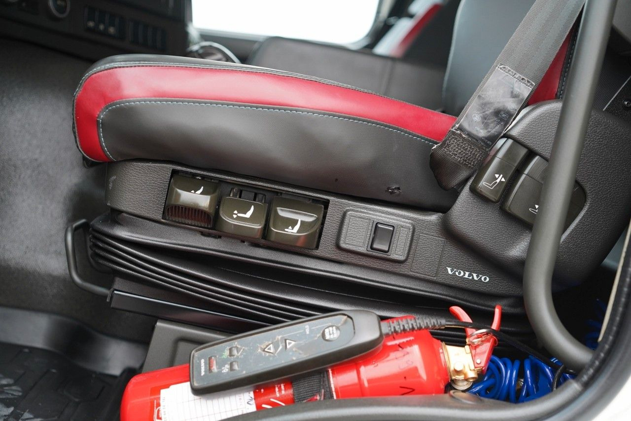 Tracteur routier Volvo FMX 420 /  RETARDER / 13 LITROWY / NISKA KABINA: photos 23 Tracteur routier Volvo FMX 420 /  RETARDER / 13 LITROWY / NISKA KABINA: photos 23