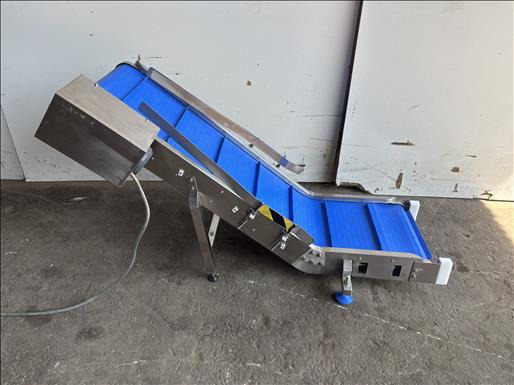 NNP Flighted elevator conveyor - Convoyeur: photos 1 NNP Flighted elevator conveyor - Convoyeur: photos 1