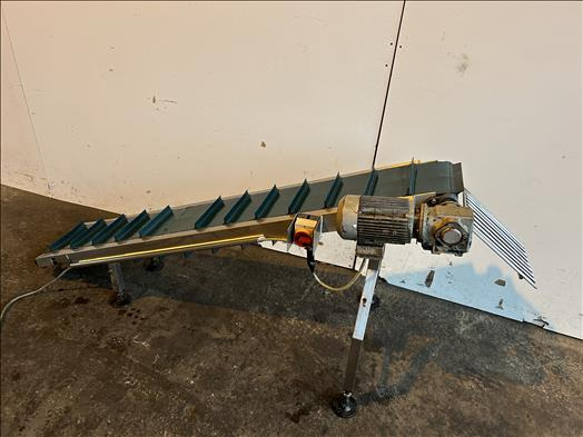 NNP Flighted elevator conveyor - Convoyeur: photos 3 NNP Flighted elevator conveyor - Convoyeur: photos 3