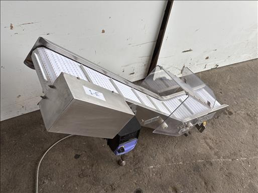 NNP Flighted elevator conveyor - Convoyeur: photos 3 NNP Flighted elevator conveyor - Convoyeur: photos 3