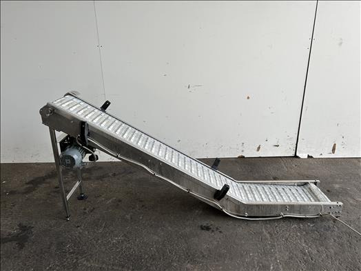 NNP Flighted elevator conveyor - Convoyeur: photos 1 NNP Flighted elevator conveyor - Convoyeur: photos 1