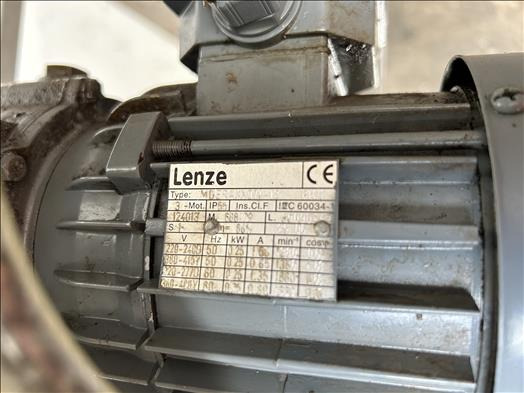 NNP Flighted elevator conveyor - Convoyeur: photos 4 NNP Flighted elevator conveyor - Convoyeur: photos 4