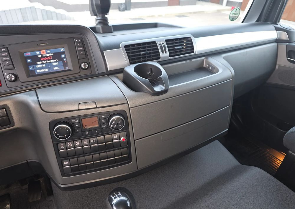 MAN TGM 12.290 - Camion ampliroll: photos 5 MAN TGM 12.290 - Camion ampliroll: photos 5