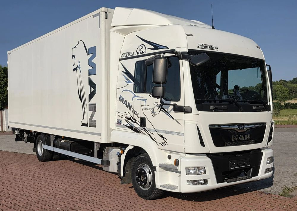 MAN TGL 12.250 / KONTENER / IZOTERMA / WINDA / 2019R / EURO 6 / PEŁEN SERWIS / 6 TON ŁADOWNOŚĆ / SPROWADZONY / ZADBANY / JAK NOWY / KSIĄŻKA SERWISOWA / E6 / 17 PALET - Camion fourgon: photos 1 MAN TGL 12.250 / KONTENER / IZOTERMA / WINDA / 2019R / EURO 6 / PEŁEN SERWIS / 6 TON ŁADOWNOŚĆ / SPROWADZONY / ZADBANY / JAK NOWY / KSIĄŻKA SERWISOWA / E6 / 17 PALET - Camion fourgon: photos 1