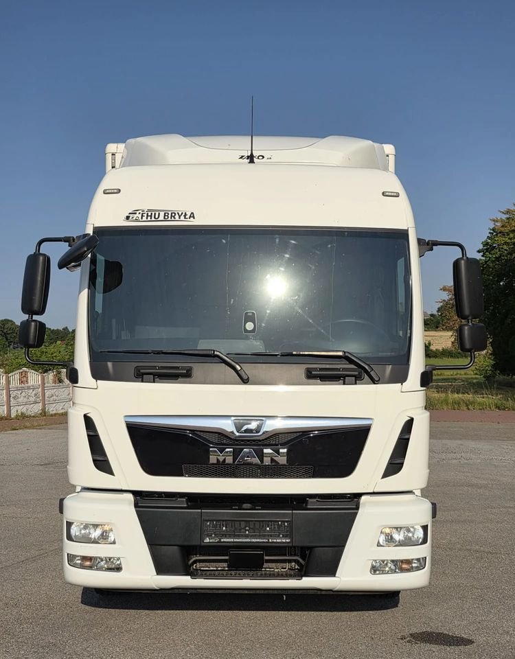 MAN TGL 12.250 / KONTENER / IZOTERMA / WINDA / 2019R / EURO 6 / PEŁEN SERWIS / 6 TON ŁADOWNOŚĆ / SPROWADZONY / ZADBANY / JAK NOWY / KSIĄŻKA SERWISOWA / E6 / 17 PALET - Camion fourgon: photos 3 MAN TGL 12.250 / KONTENER / IZOTERMA / WINDA / 2019R / EURO 6 / PEŁEN SERWIS / 6 TON ŁADOWNOŚĆ / SPROWADZONY / ZADBANY / JAK NOWY / KSIĄŻKA SERWISOWA / E6 / 17 PALET - Camion fourgon: photos 3