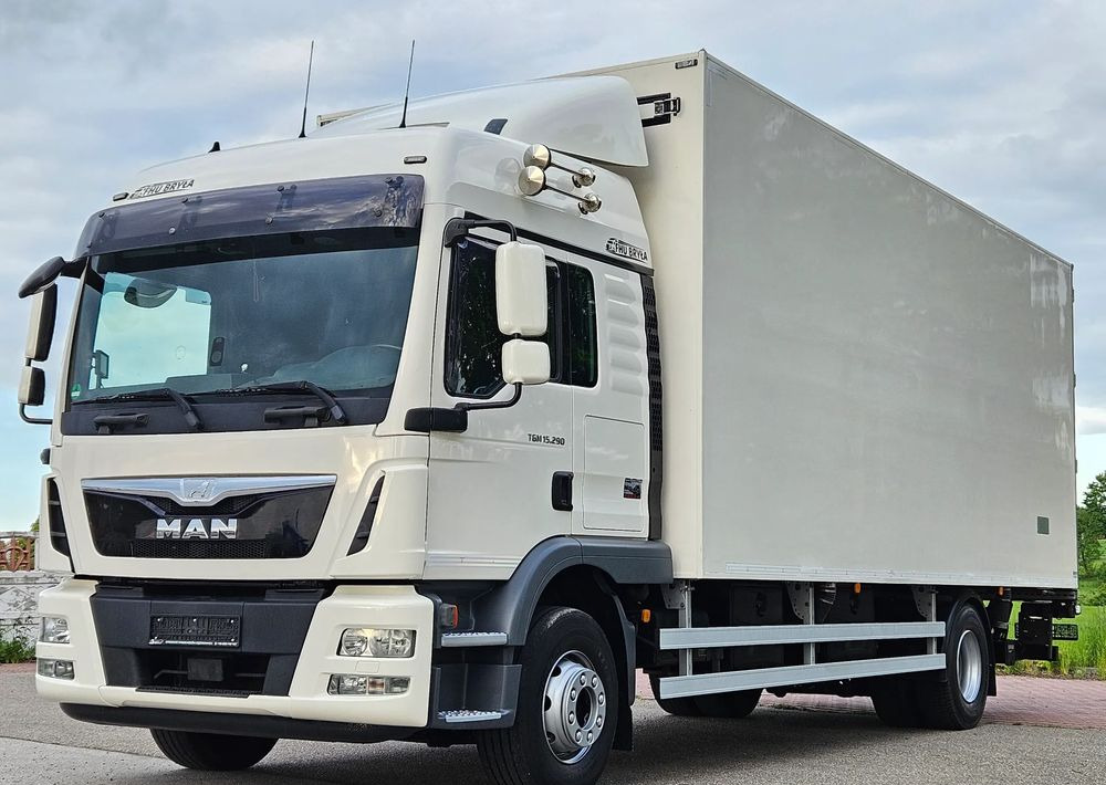 Camion frigorifique MAN TGM 15.290/IZOTERMA/WINDA/CHŁODNIA/KONTENER/17PALET/E6/OGRZEWANA IZOTERMA/SPROWADZONY/AUTOMAT/SYPIALKA/PIERWSZY WŁAŚCICIEL: photos 10