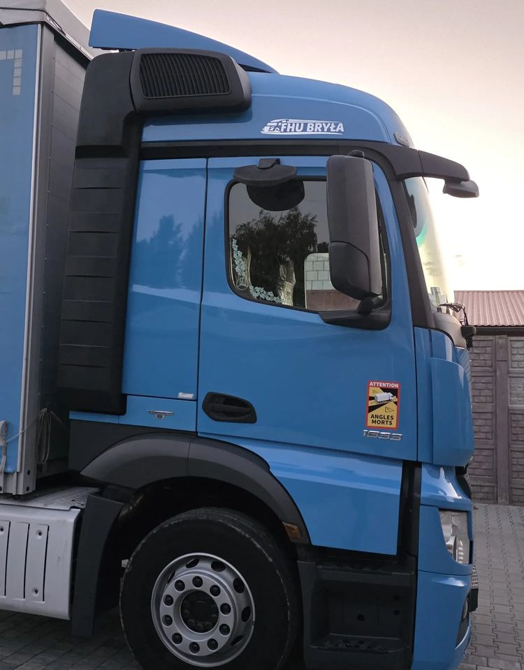 Mercedes-Benz ACTROS 1833 / FIRANKA/ WINDA / 22PALETY / 8760 ŁADOWNOŚĆ / AUTOMAT / DUŻY SILNIK  / SYPIALKA / - Camion à rideaux coulissants: photos 4 Mercedes-Benz ACTROS 1833 / FIRANKA/ WINDA / 22PALETY / 8760 ŁADOWNOŚĆ / AUTOMAT / DUŻY SILNIK  / SYPIALKA / - Camion à rideaux coulissants: photos 4