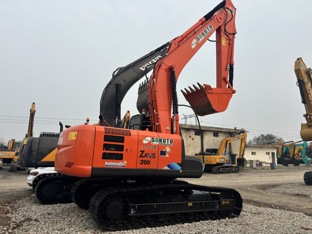 Hitachi Zx200-3 - Pelle sur chenille: photos 1 Hitachi Zx200-3 - Pelle sur chenille: photos 1