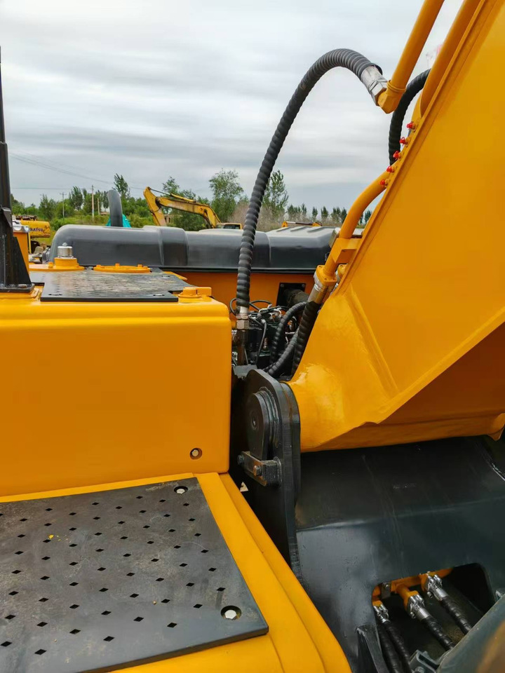 Hyundai Hyundai 220 LC-9 S - Pelle sur chenille: photos 2 Hyundai Hyundai 220 LC-9 S - Pelle sur chenille: photos 2