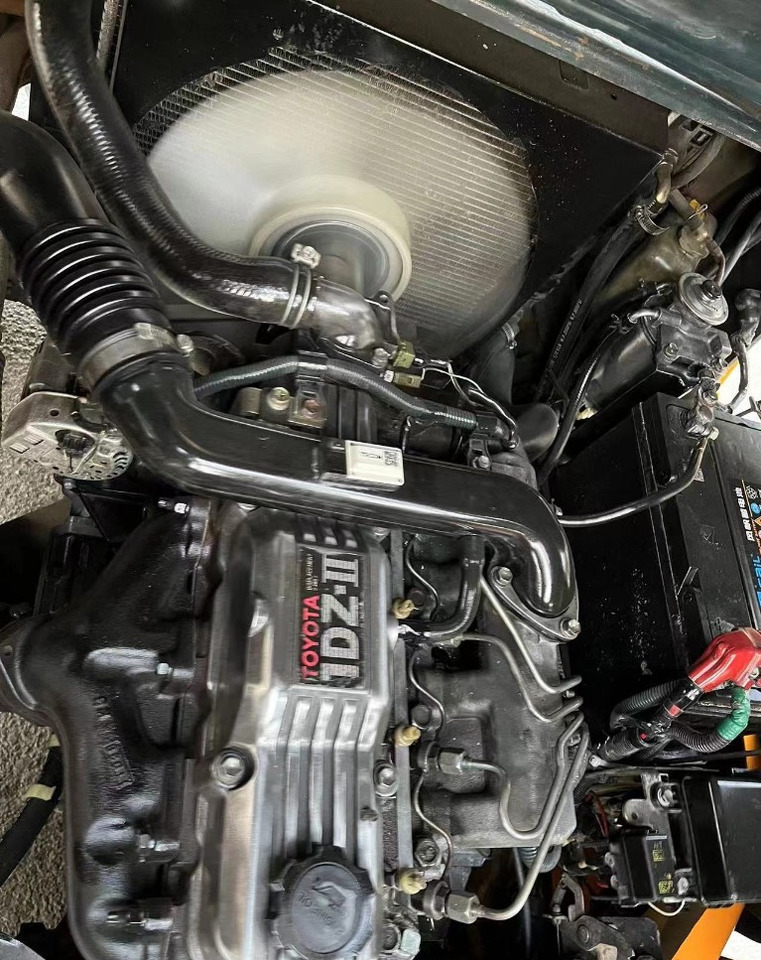 Komatsu 30 30 - Chariot élévateur diesel: photos 4 Komatsu 30 30 - Chariot élévateur diesel: photos 4