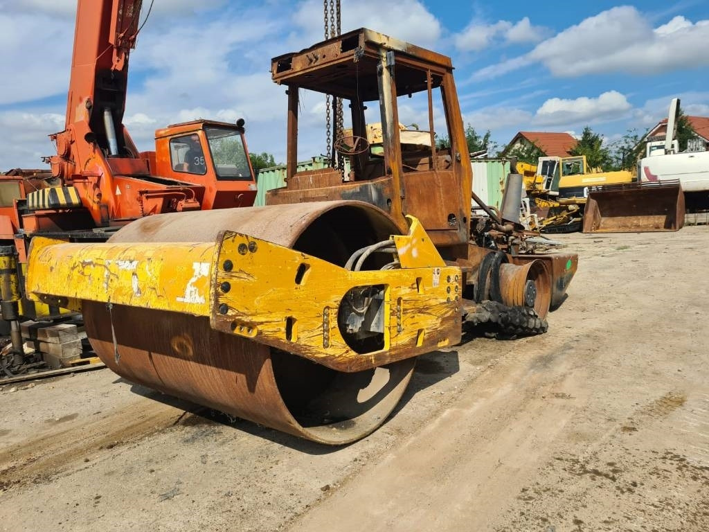 Bomag BW 213 D H-4 FOR PARTS - Compacteur à pieds de mouton/ Monocylindre: photos 1 Bomag BW 213 D H-4 FOR PARTS - Compacteur à pieds de mouton/ Monocylindre: photos 1