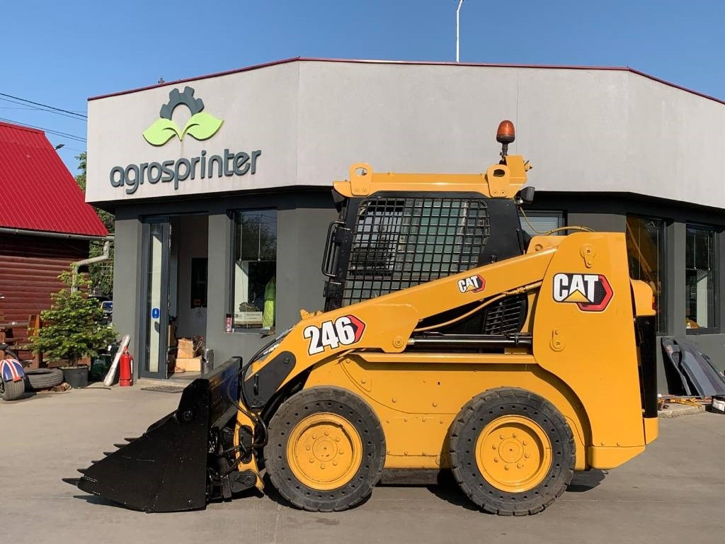 CAT 246 - Mini chargeuse: photos 2 CAT 246 - Mini chargeuse: photos 2