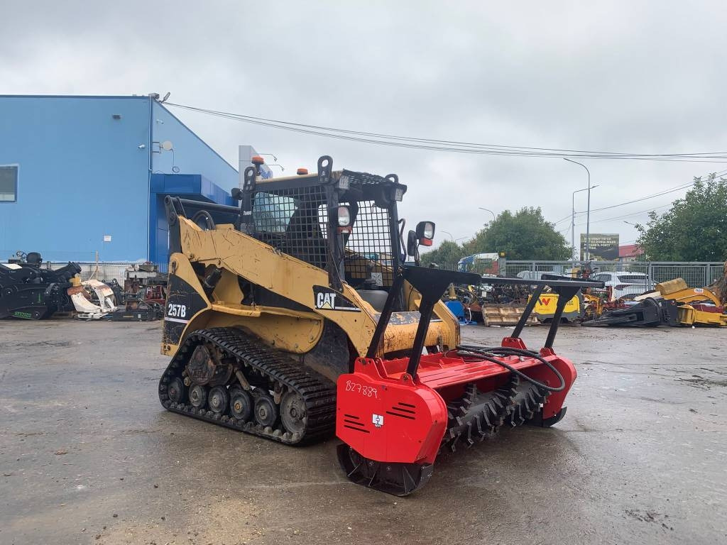 CAT 257 B - Mini chargeuse: photos 1 CAT 257 B - Mini chargeuse: photos 1