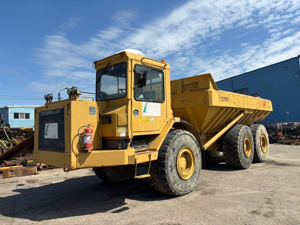 CAT D 350 C - Tombereau articulé: photos 1 CAT D 350 C - Tombereau articulé: photos 1