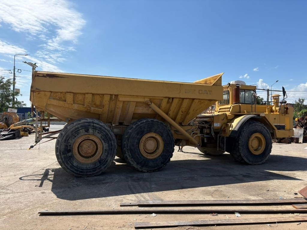 CAT D 350 C - Tombereau articulé: photos 2 CAT D 350 C - Tombereau articulé: photos 2