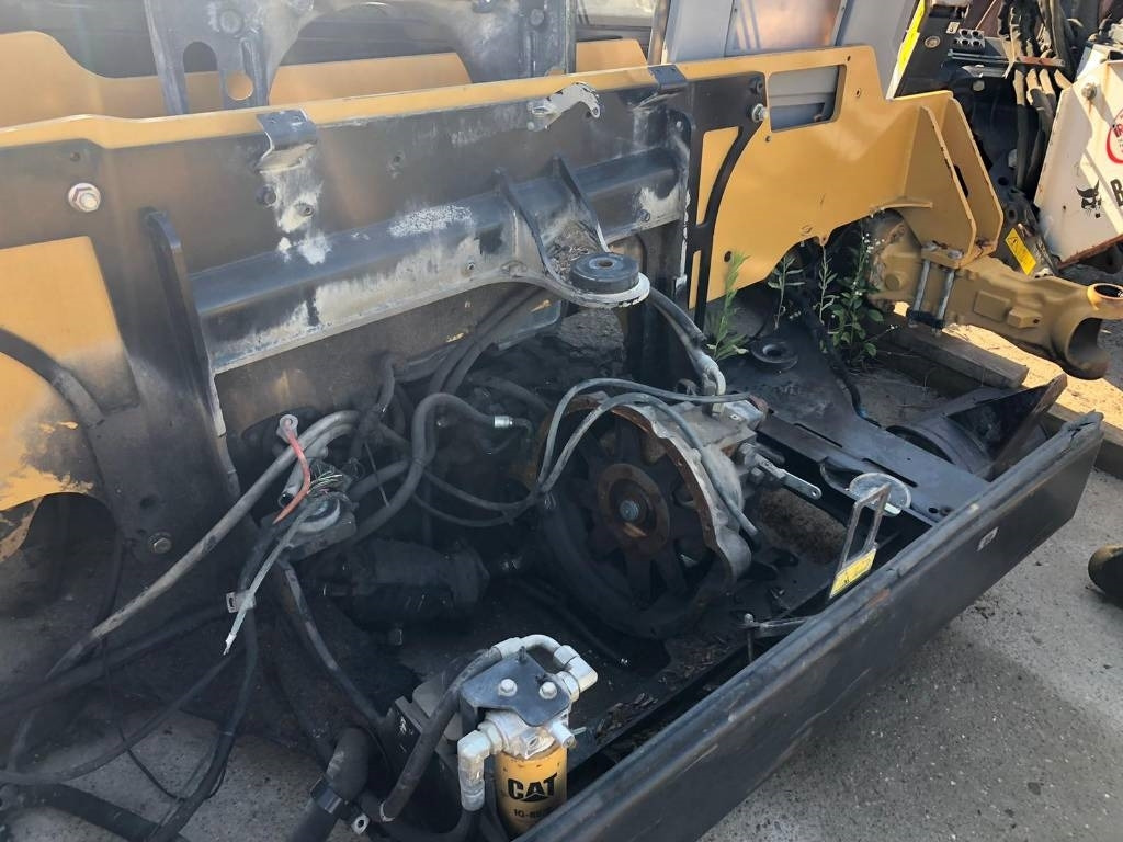CAT TH 220 B FOR PARTS - Chariot télescopique: photos 5 CAT TH 220 B FOR PARTS - Chariot télescopique: photos 5