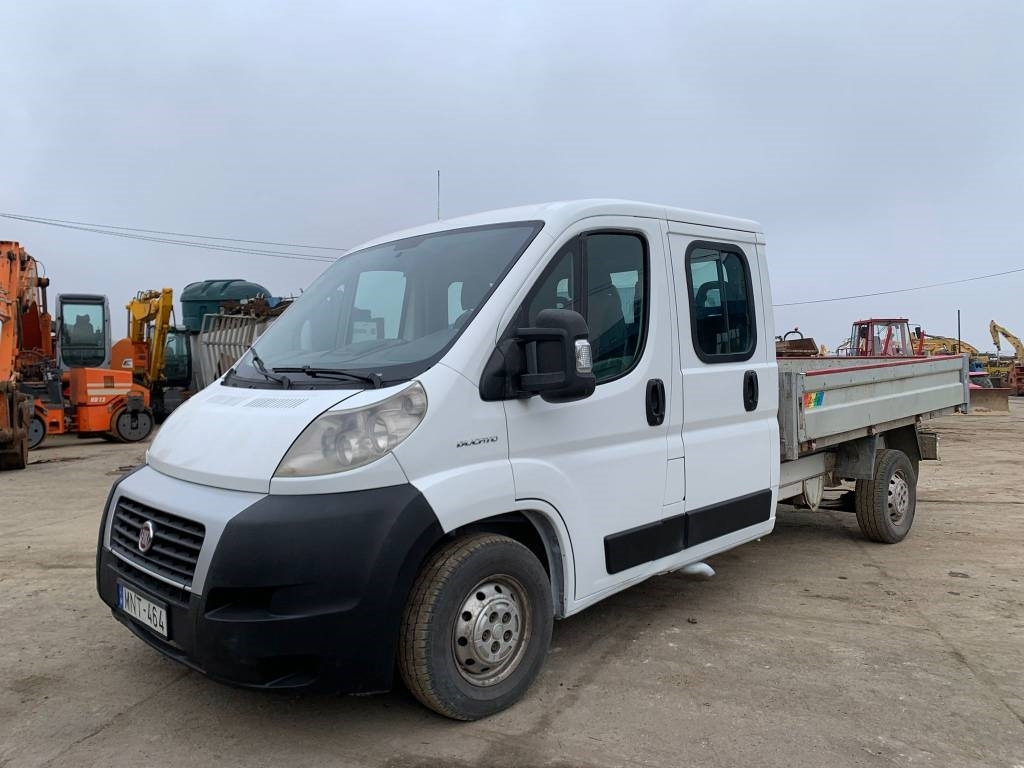 Fiat Ducato - Utilitaire plateau: photos 2 Fiat Ducato - Utilitaire plateau: photos 2