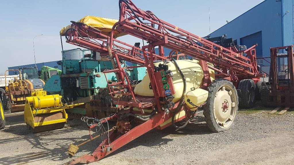 Hardi Commander 2200 - Pulvérisateur traîné: photos 1 Hardi Commander 2200 - Pulvérisateur traîné: photos 1