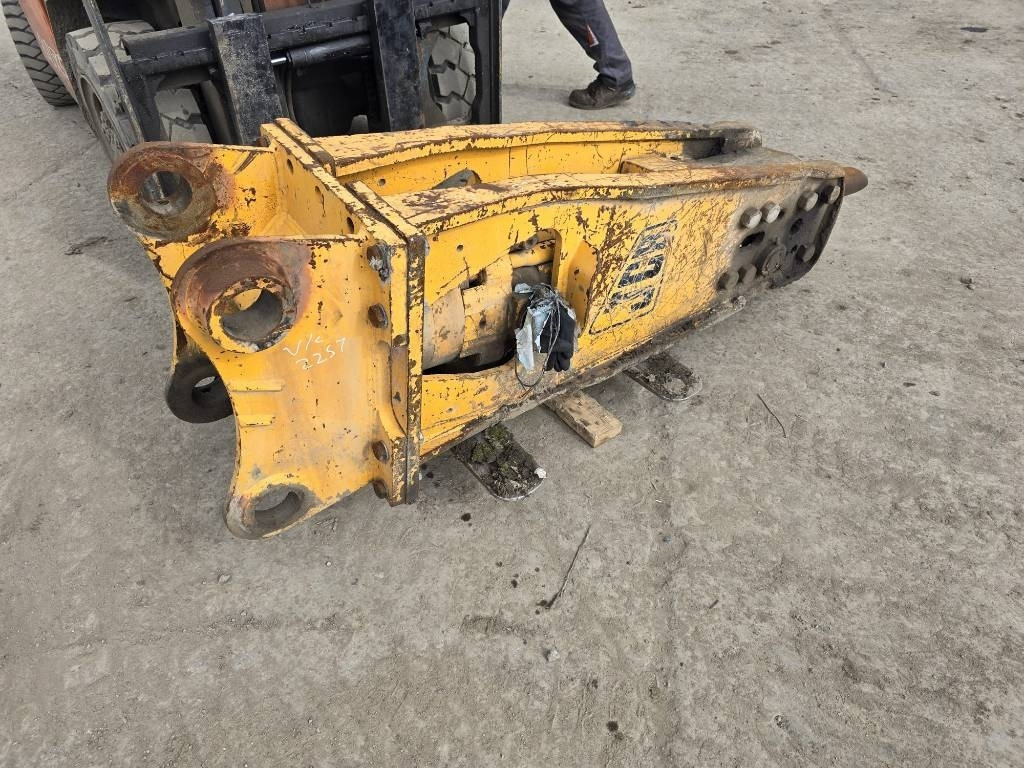 JCB 2T - Marteau hydraulique pour Engins de chantier: photos 2 JCB 2T - Marteau hydraulique pour Engins de chantier: photos 2