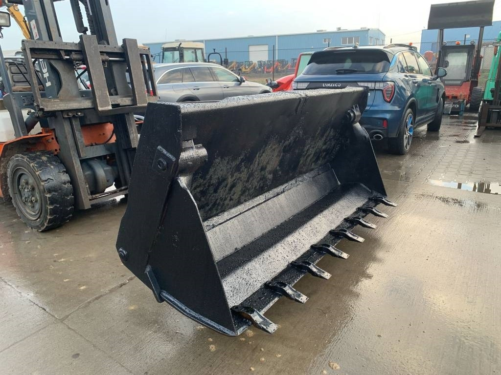 JCB 3CX Multifunctional Bucket - Grappin pour Engins de chantier: photos 2 JCB 3CX Multifunctional Bucket - Grappin pour Engins de chantier: photos 2