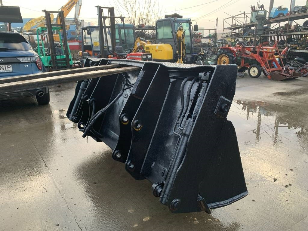 JCB 3CX Multifunctional Bucket - Grappin pour Engins de chantier: photos 5 JCB 3CX Multifunctional Bucket - Grappin pour Engins de chantier: photos 5