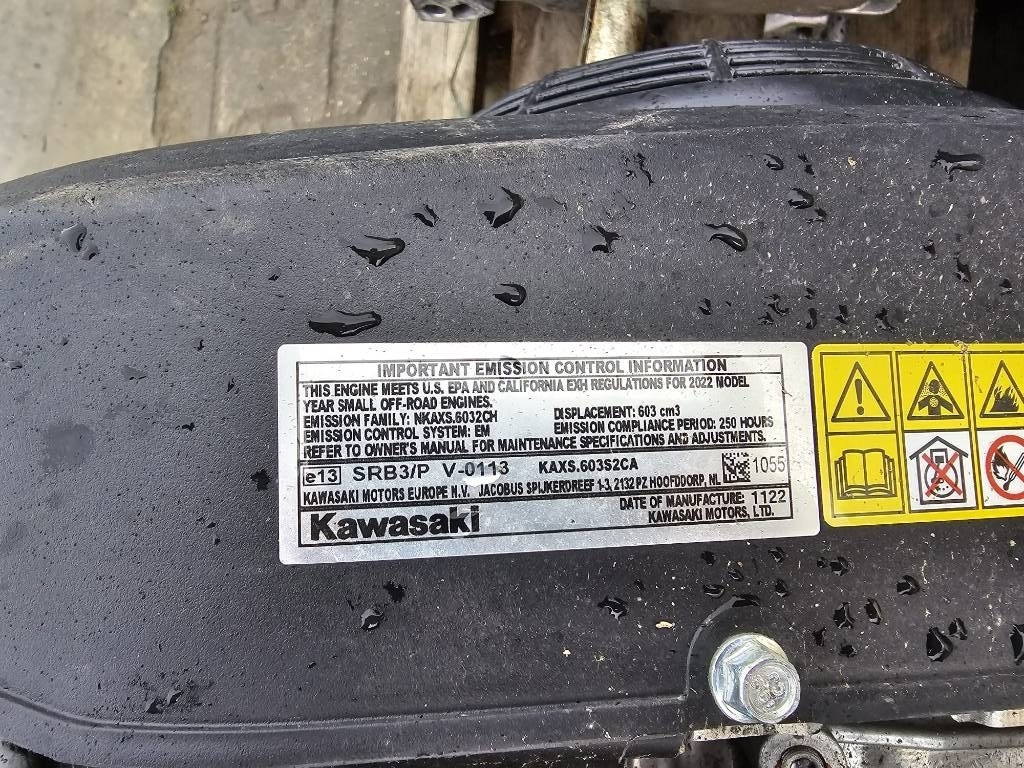 Kawasaki SRB3/P V-0113 ENGINE - Moteur pour Engins de chantier: photos 3 Kawasaki SRB3/P V-0113 ENGINE - Moteur pour Engins de chantier: photos 3