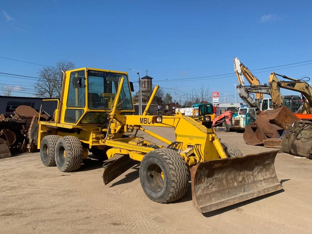 MBU G130A - Niveleuse: photos 2 MBU G130A - Niveleuse: photos 2