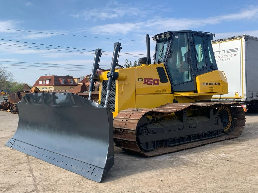 New Holland D 150 - Bulldozer: photos 4 New Holland D 150 - Bulldozer: photos 4