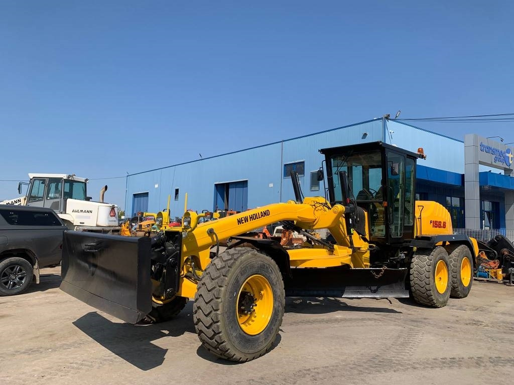 New Holland F 156.6 A - Niveleuse: photos 5 New Holland F 156.6 A - Niveleuse: photos 5