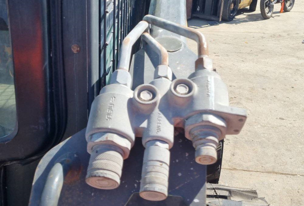 New Holland L 218 - Mini chargeuse: photos 4 New Holland L 218 - Mini chargeuse: photos 4