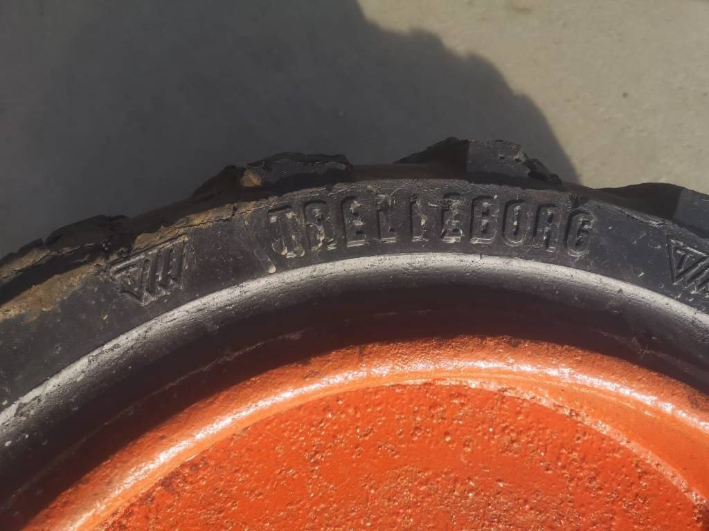 Trelleborg 31x10-20 - Pneu pour Engins de chantier: photos 3 Trelleborg 31x10-20 - Pneu pour Engins de chantier: photos 3