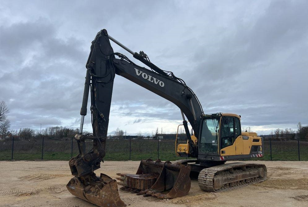 Volvo EC 220 DL - Pelle sur chenille: photos 1 Volvo EC 220 DL - Pelle sur chenille: photos 1
