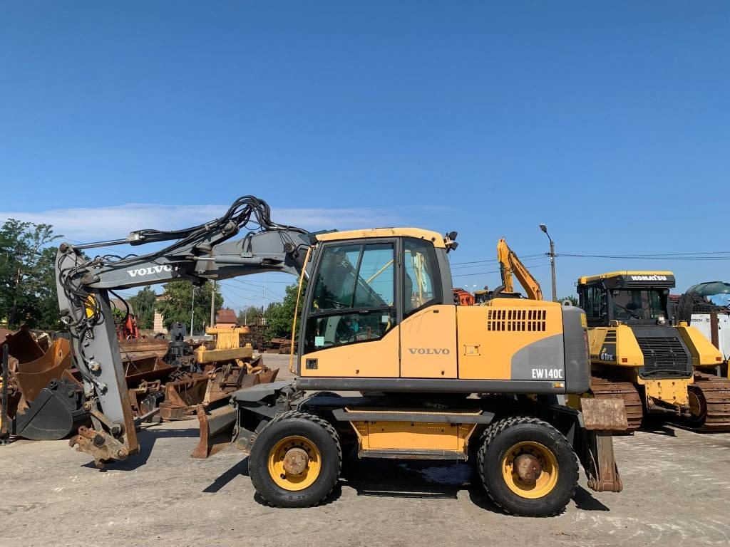 Volvo EW 140 C - Pelle sur pneus: photos 2 Volvo EW 140 C - Pelle sur pneus: photos 2