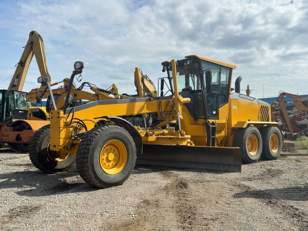 Volvo G 976 - Niveleuse: photos 1 Volvo G 976 - Niveleuse: photos 1