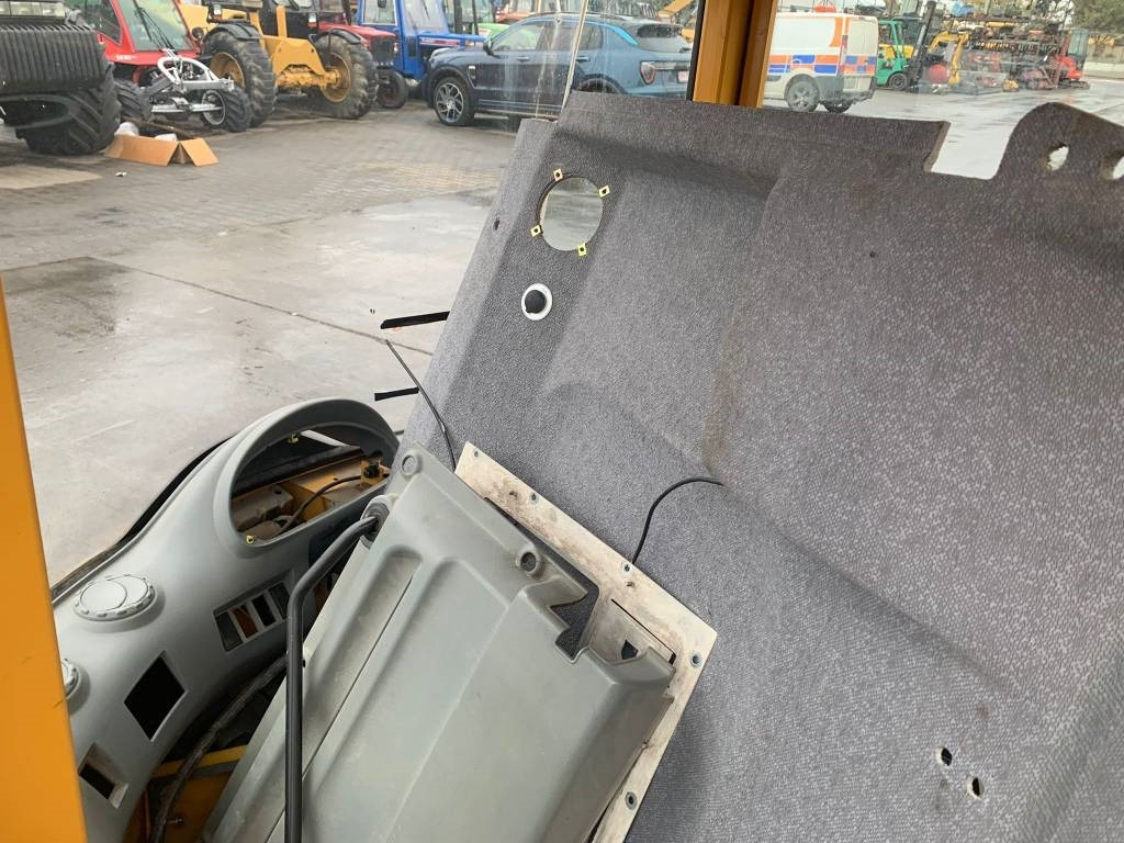 Volvo L 50 E - L100 Cabin  - Cabine pour Engins de chantier: photos 5 Volvo L 50 E - L100 Cabin  - Cabine pour Engins de chantier: photos 5