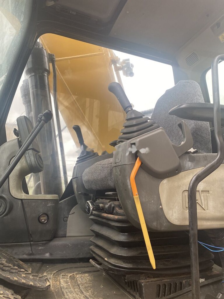 Caterpillar 320DL - Pelle sur chenille: photos 2 Caterpillar 320DL - Pelle sur chenille: photos 2
