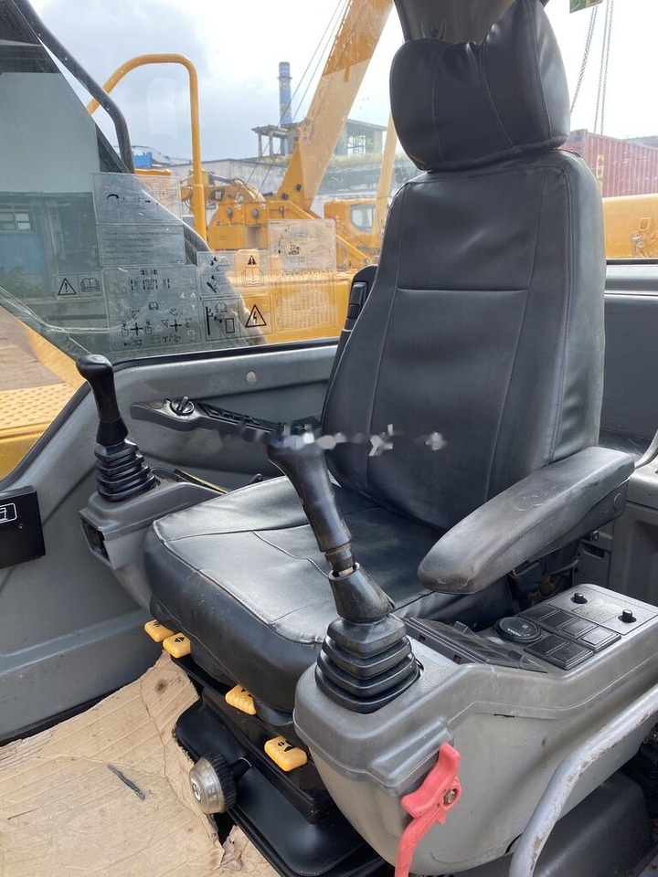 Volvo EC210BLC - Pelle sur chenille: photos 1 Volvo EC210BLC - Pelle sur chenille: photos 1