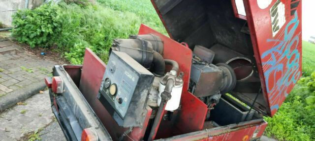 Doosan F 30 - Compresseur d'air: photos 2 Doosan F 30 - Compresseur d'air: photos 2