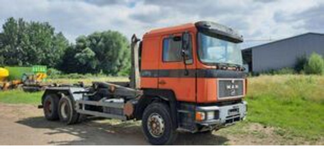 MAN 26.272 K Abroller Blatt/Blatt 6x4 - Camion ampliroll: photos 3 MAN 26.272 K Abroller Blatt/Blatt 6x4 - Camion ampliroll: photos 3