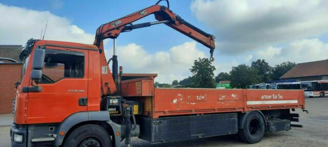 MAN TG-M18.280PS Hiab 111B-2 mit Funk - Camion plateau, Camion grue: photos 1 MAN TG-M18.280PS Hiab 111B-2 mit Funk - Camion plateau, Camion grue: photos 1