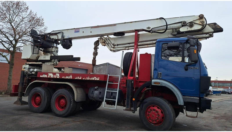 Mercedes-Benz 2629 AK Motorwagen mit Kran 6x6 - Camion grue: photos 2 Mercedes-Benz 2629 AK Motorwagen mit Kran 6x6 - Camion grue: photos 2