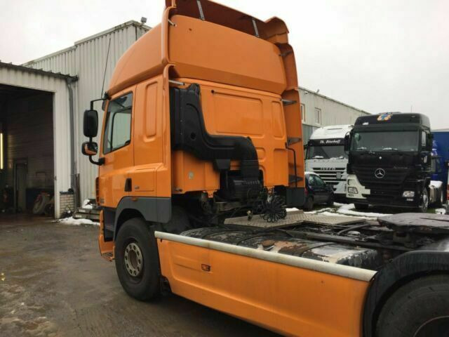 DAF CF85-410 G.Haus 2xBett ZF/Schalter 2-Kreishydr - Tracteur routier: photos 3 DAF CF85-410 G.Haus 2xBett ZF/Schalter 2-Kreishydr - Tracteur routier: photos 3