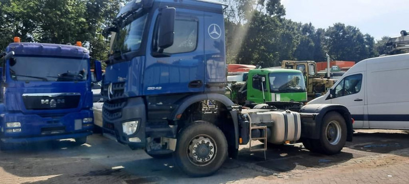 Mercedes-Benz 2043 Arocs 4x4 - Tracteur routier: photos 1 Mercedes-Benz 2043 Arocs 4x4 - Tracteur routier: photos 1