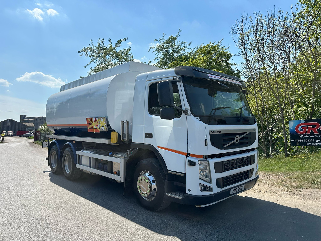 2011 Volvo FM Fuel Tanker - Camion citerne: photos 5 2011 Volvo FM Fuel Tanker - Camion citerne: photos 5