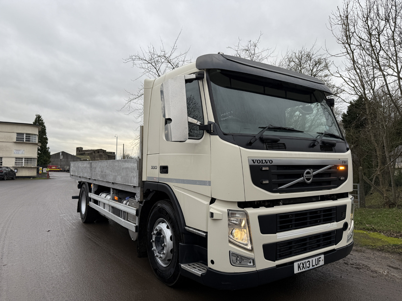 2013 Volvo FM 330 Dropside - Camion plateau: photos 1 2013 Volvo FM 330 Dropside - Camion plateau: photos 1