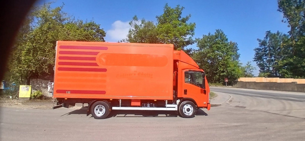 2014 Izuzu Refrigerated Truck - Camion frigorifique: photos 5 2014 Izuzu Refrigerated Truck - Camion frigorifique: photos 5