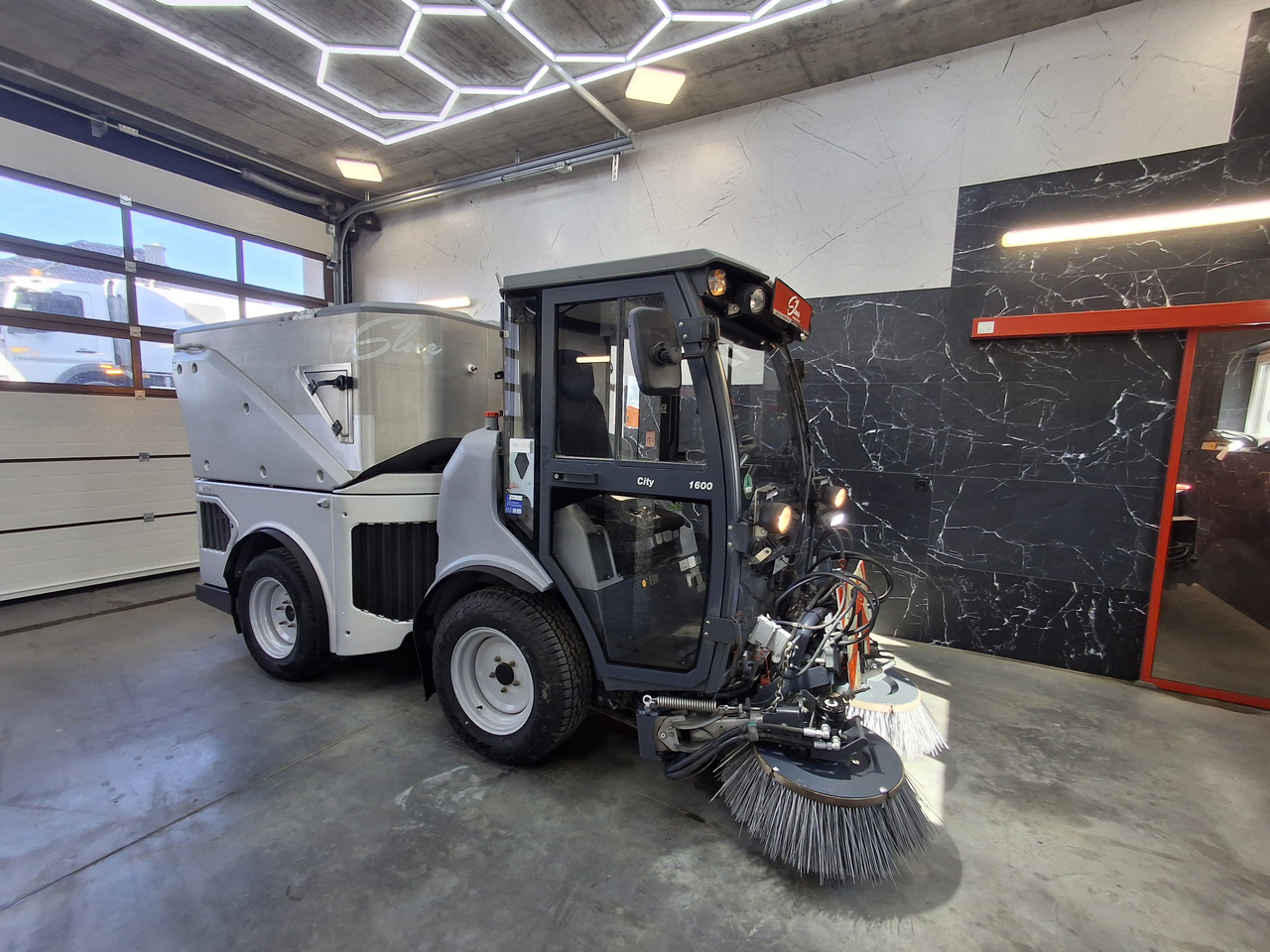 HAKO Citymaster 1600 Kehrmaschine Zamiatarka PM2.5 Euro 6 2019r - Balayeuse de voirie: photos 4 HAKO Citymaster 1600 Kehrmaschine Zamiatarka PM2.5 Euro 6 2019r - Balayeuse de voirie: photos 4