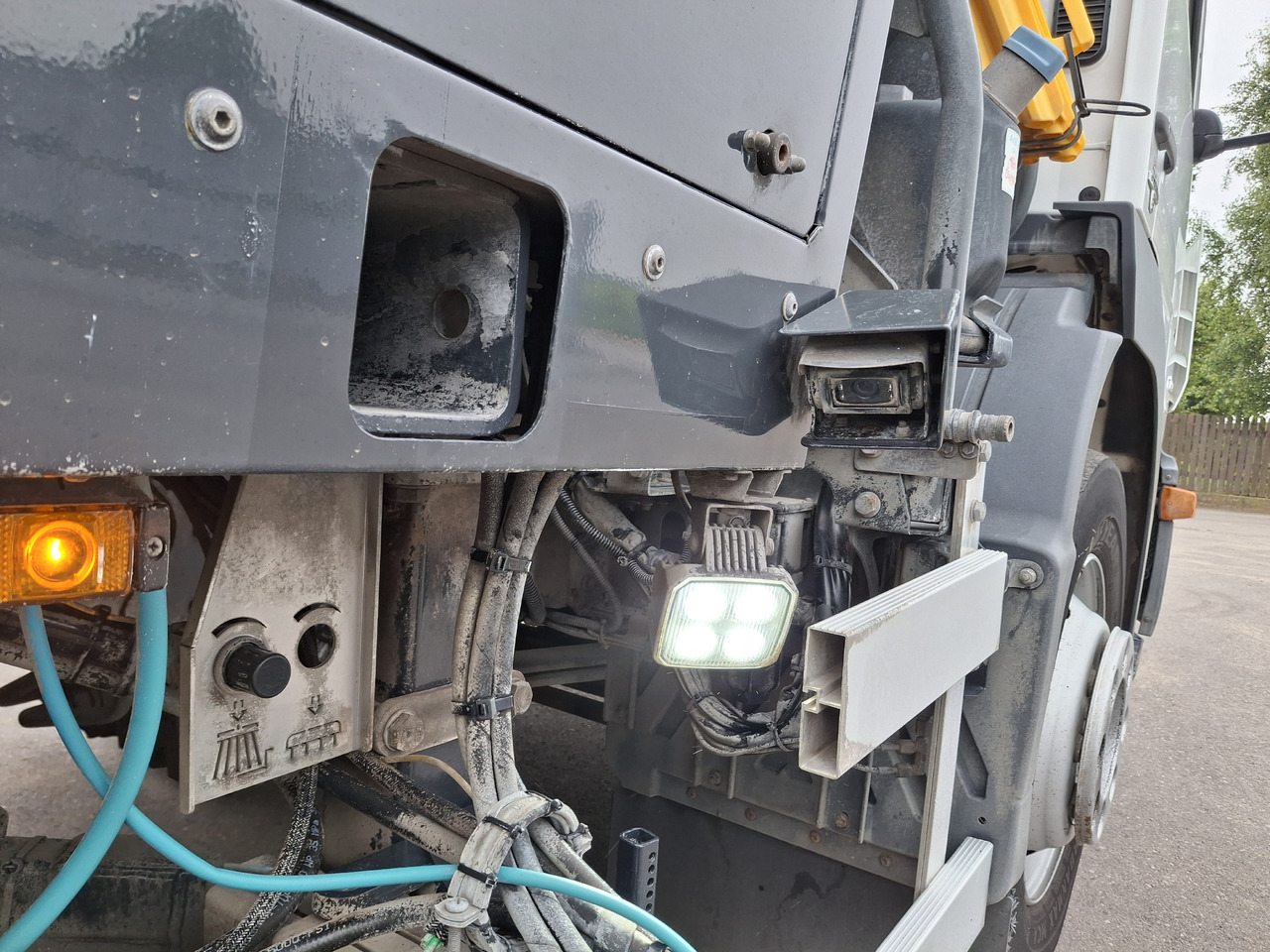 Balayeuse de voirie MERCEDES-BENZ Atego 1523 Zamiatarka Kehrmaschine Schmidt Street King 660 Euro 6 PM10 2 Motoren Szczotki L/R 2016r: photos 9