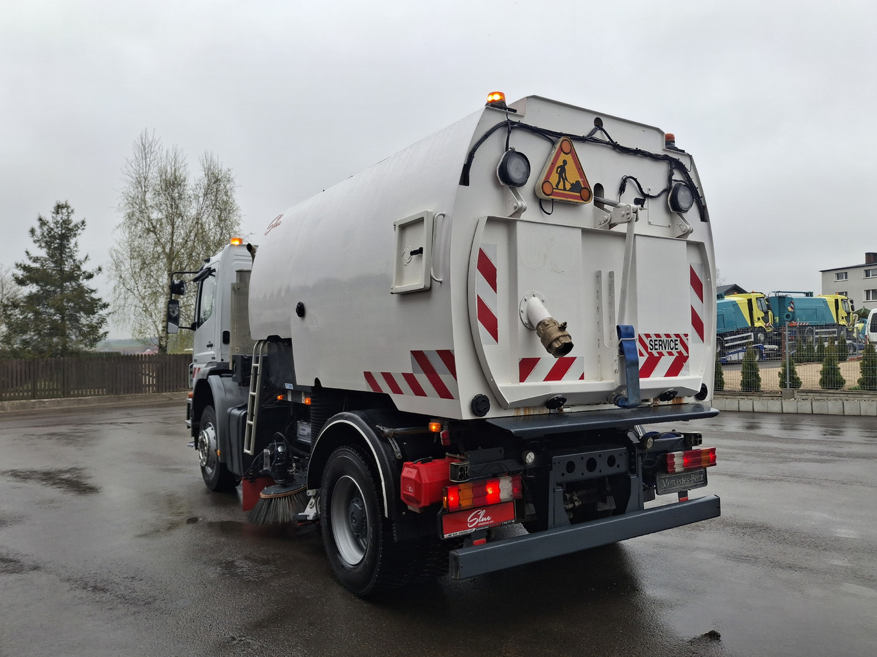 MERCEDES-BENZ Axor 1829 Zamiatarka Kehrmaschine Johnston 2 Motoren Karcher L/R - Balayeuse de voirie: photos 3 MERCEDES-BENZ Axor 1829 Zamiatarka Kehrmaschine Johnston 2 Motoren Karcher L/R - Balayeuse de voirie: photos 3